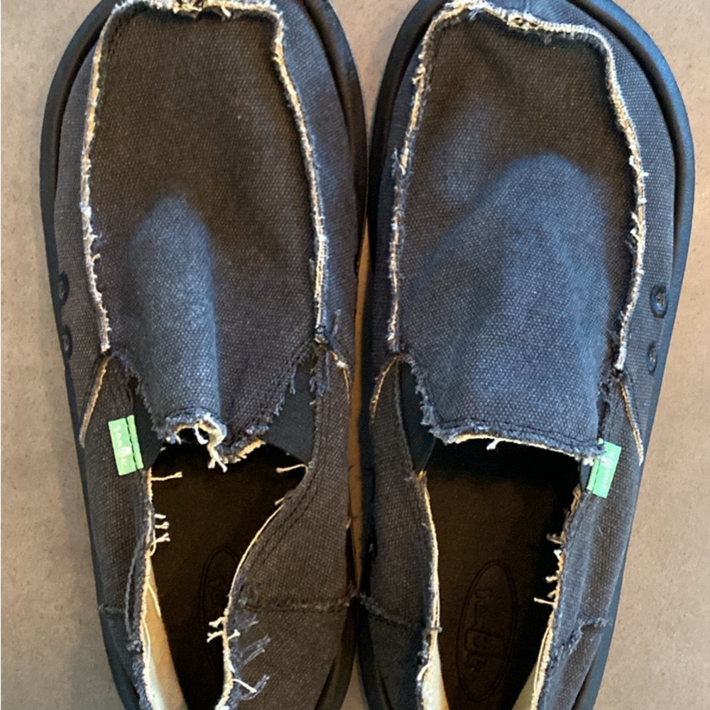 Men's Sanuk sandals NWOT